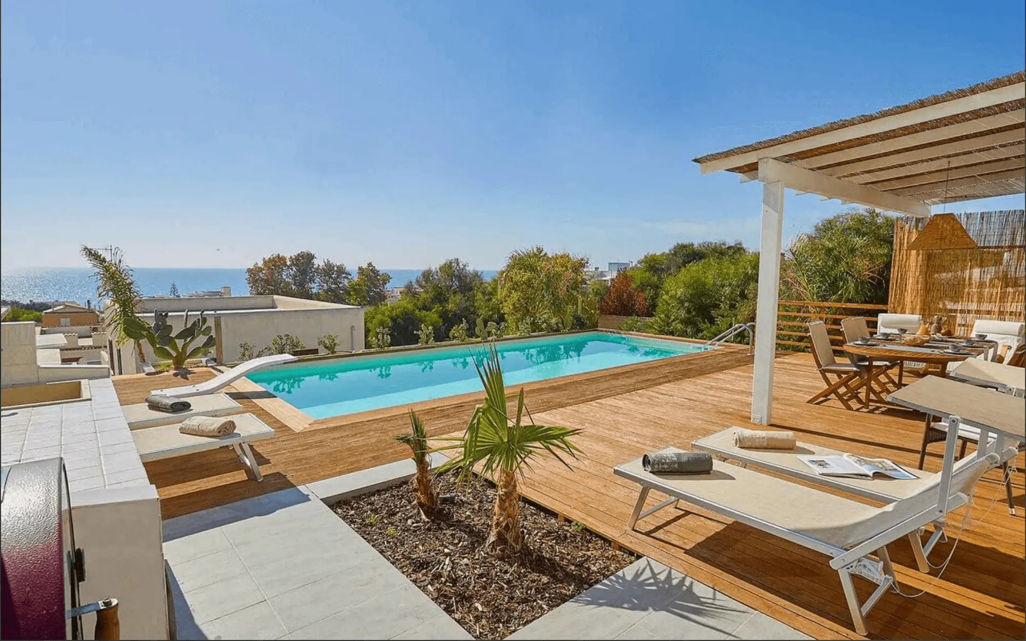 Casa Palmi villa booking experience hero section
